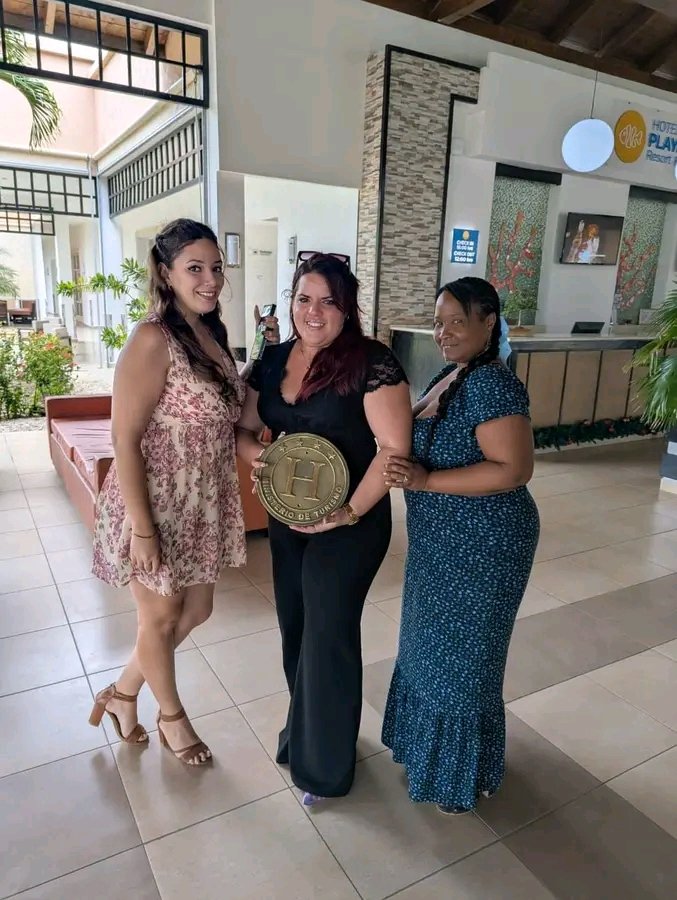 Hotel Playa Paraíso -#CayoCoco obtiene su placa 4 Estrellas Beach Resort, al colectivo laboral y en especial al equipo de calidad las felicitaciones. #CalidadSomosTodos #LarirAvileño <a href="/citmaciego/">citmaciego</a> <a href="/ArmandoRguezB/">Armando</a>