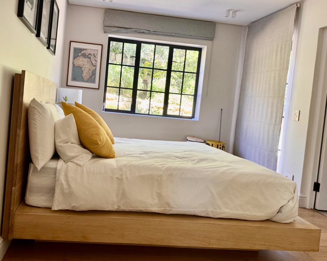 Our oak floating bed delivered in time for granny arriving for Xmas! Queen in oak and Flaoring dreams. #bed #oak #floatingbed #dream more beds: coneytimbers.com/custom-made-be…