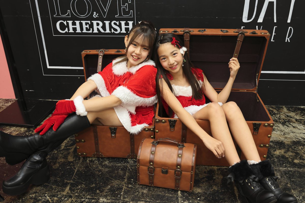 懐かしい サンタコス、ななみん ＆ ふーみん 🤶

この時のセッション盛り上がりました
お二人の絡みで空気も変わった✨🥰

𝐍𝐚𝐧𝐚𝐦𝐢 💍<a href="/mi0630_nana/">𝐍𝐚𝐧𝐚𝐦𝐢 💍🤍</a>
ふーみん💜藤竹美衣💜 <a href="/me310501/">ふーみん💜藤竹美衣💜</a>

#Nanami #藤竹美衣 #美少女  
#ロコパ撮影会 #セッション #サンタコス
@ Dスタジオ | BUZZ大阪心斎橋 2024.12.22