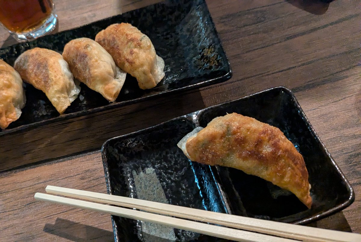 行きたかったお店✨
やっと行けたと思ったら、ブレイバーン本人がいましたwwww
ご飯は美味しいし、お話も楽しくて、素敵なお店でした！🥟😘