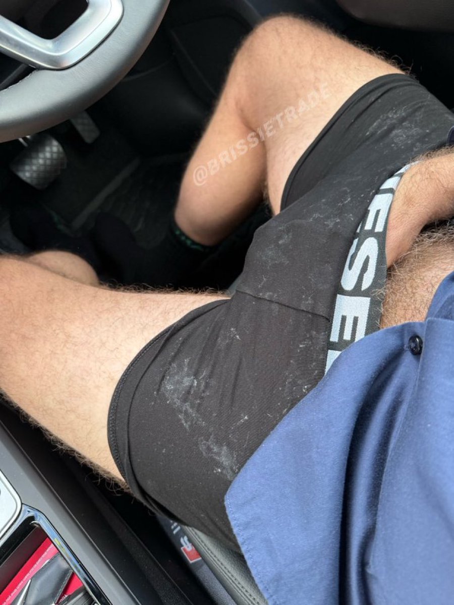 HotTradies's tweet image. A rig I wouldn’t mind jumping into
#Tradie #Aussie #Feet #CumRag #Filth

@brissietrade