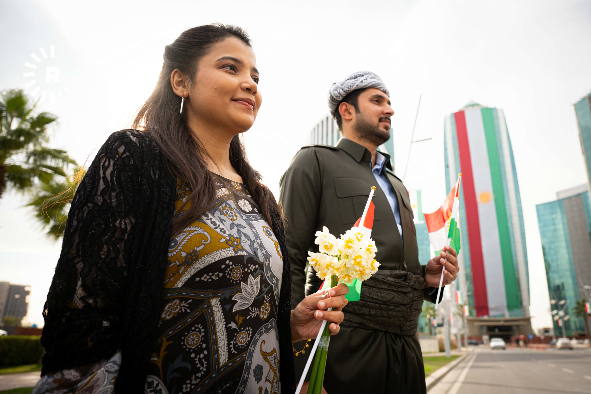 باكستانيان يعيشان في أربيل يحتفلان مع الكورد بيوم العلم الكوردستاني مرتديان الزي التقليدي. صور - بلند طاهر - رووداو 