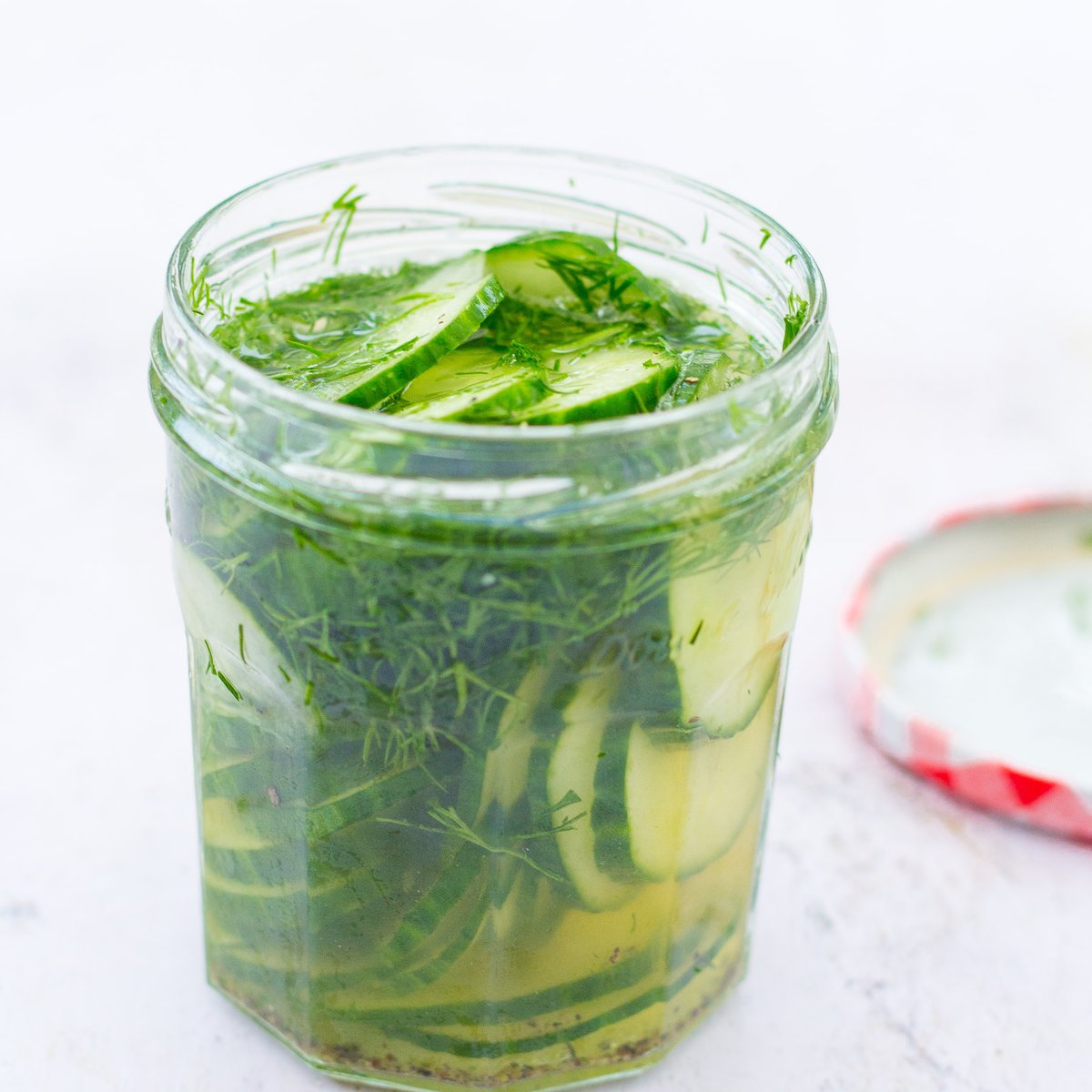 easypeasyfoodie's tweet image. This Quick Pickled Cucumber, flavoured with dill, makes a delicious accompaniment to serve with IKEA style Swedish Meatballs, cured fish, burgers and cold meats. 

GET THE RECIPE =&amp;gt; bit.ly/2O26hua 

#cucumber #cucumberpickle #quickpickle