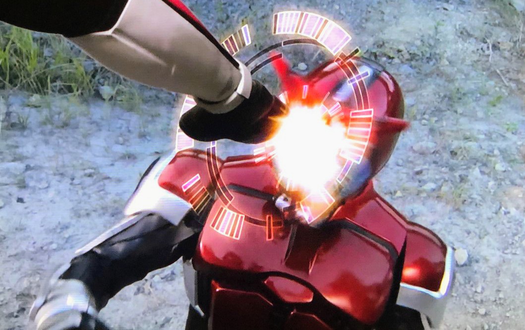 しかし、ディケイドがカブトの角を折った時はディケイドが一時期嫌いに