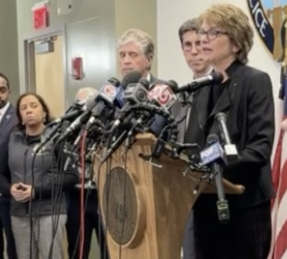 Brown President Paxson Lashes Out at Criticism of Management of Mass Shooting golocalprov.com/news/brown-pre… #providence #rhodeisland #BrownUniversity #shooting #police #college