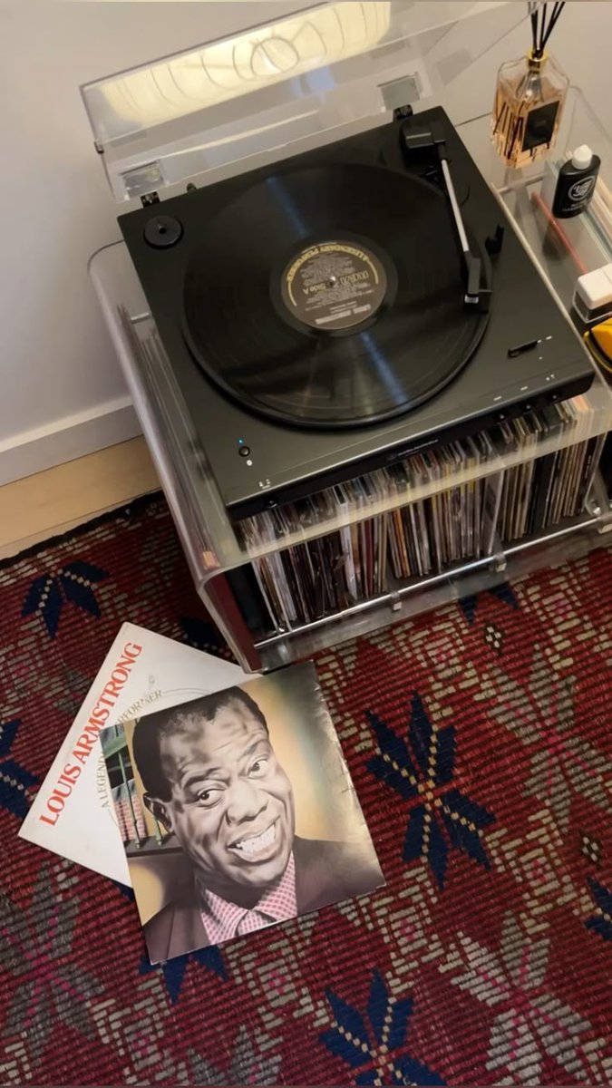 studiedlu's tweet image. – luiza, '04
– pt/br, eng, esp, fr
– ela/dela
– vestibulanda de direito, foco uerj.
-#studytwt, #studytwtbr, #uerj

 ✩*ೃ.⋆ cinema, literatura, fotografia, filosofia e sociologia.

♡/↺ = mutuals!!