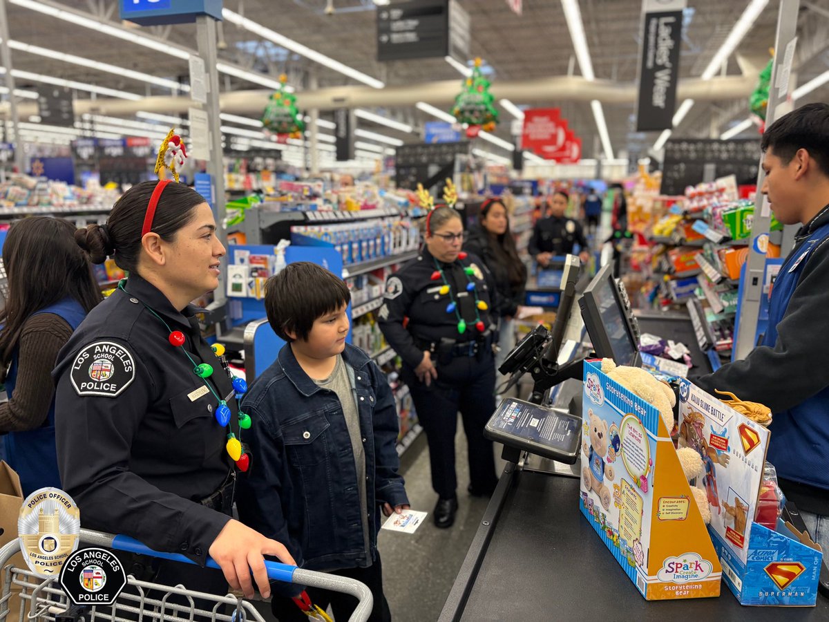 LASchoolPolice's tweet photo. 🎄SHOP WITH A COP🎄

Thank you to our friends at Torrance Walmart &amp; LAPD Harbor Division for helping make this year’s event a success.  Kids received $150 gift card to shop with their favorite cop throughout the store. ‘Tis the season!!!!
🎁🎄
#ShopWithACop #Walmart #LASPD #LAUSD https://t.co/jkEAId8jxk