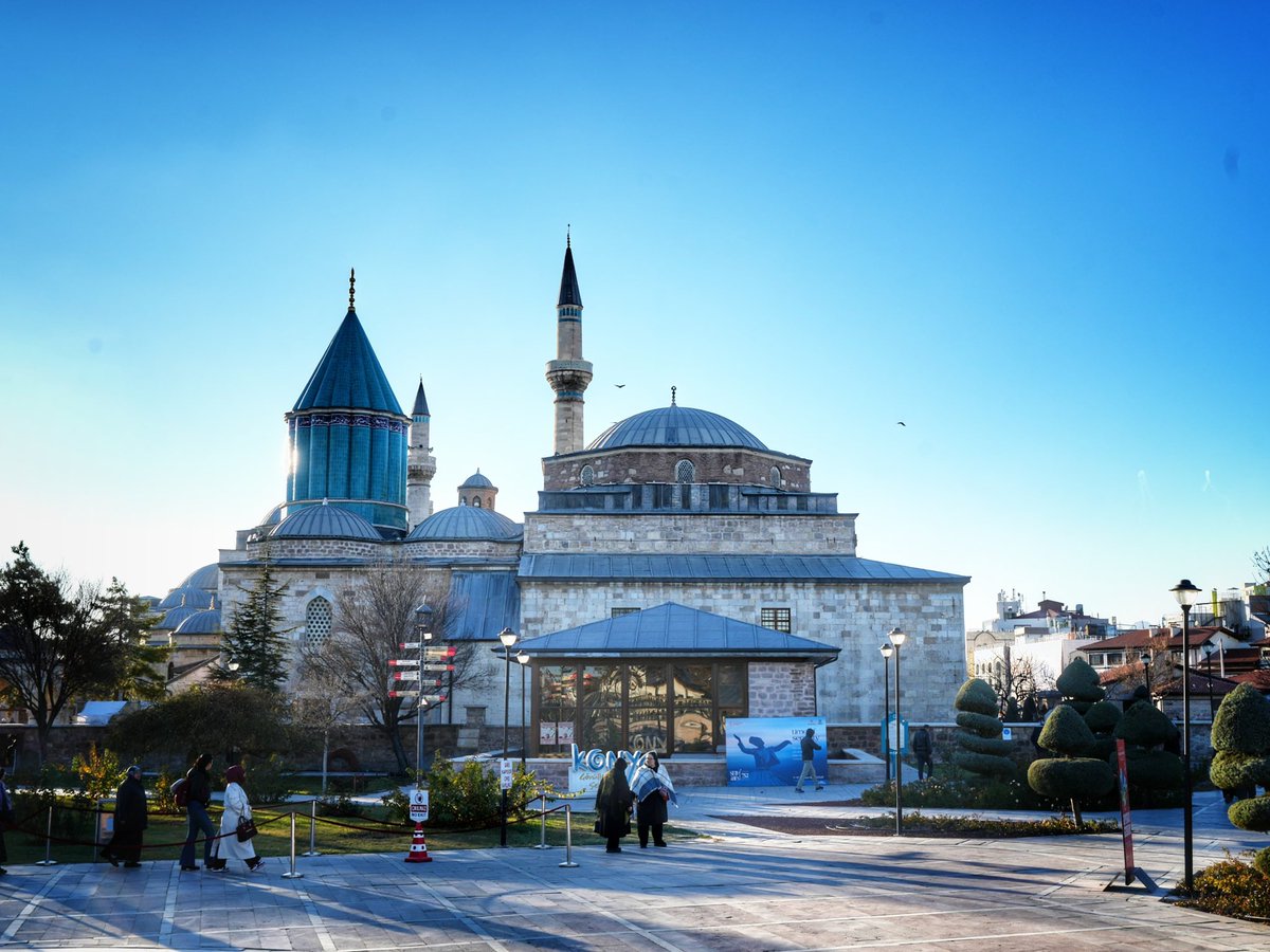 Anadolu’nun Manevi Sahibi Hazreti Mevlana’nın  752. Vuslat Yıldönümü vesilesiyle Konya’dayız. Hazreti Mevlana’yı Saygı ve Hürmetle yad ediyoruz.