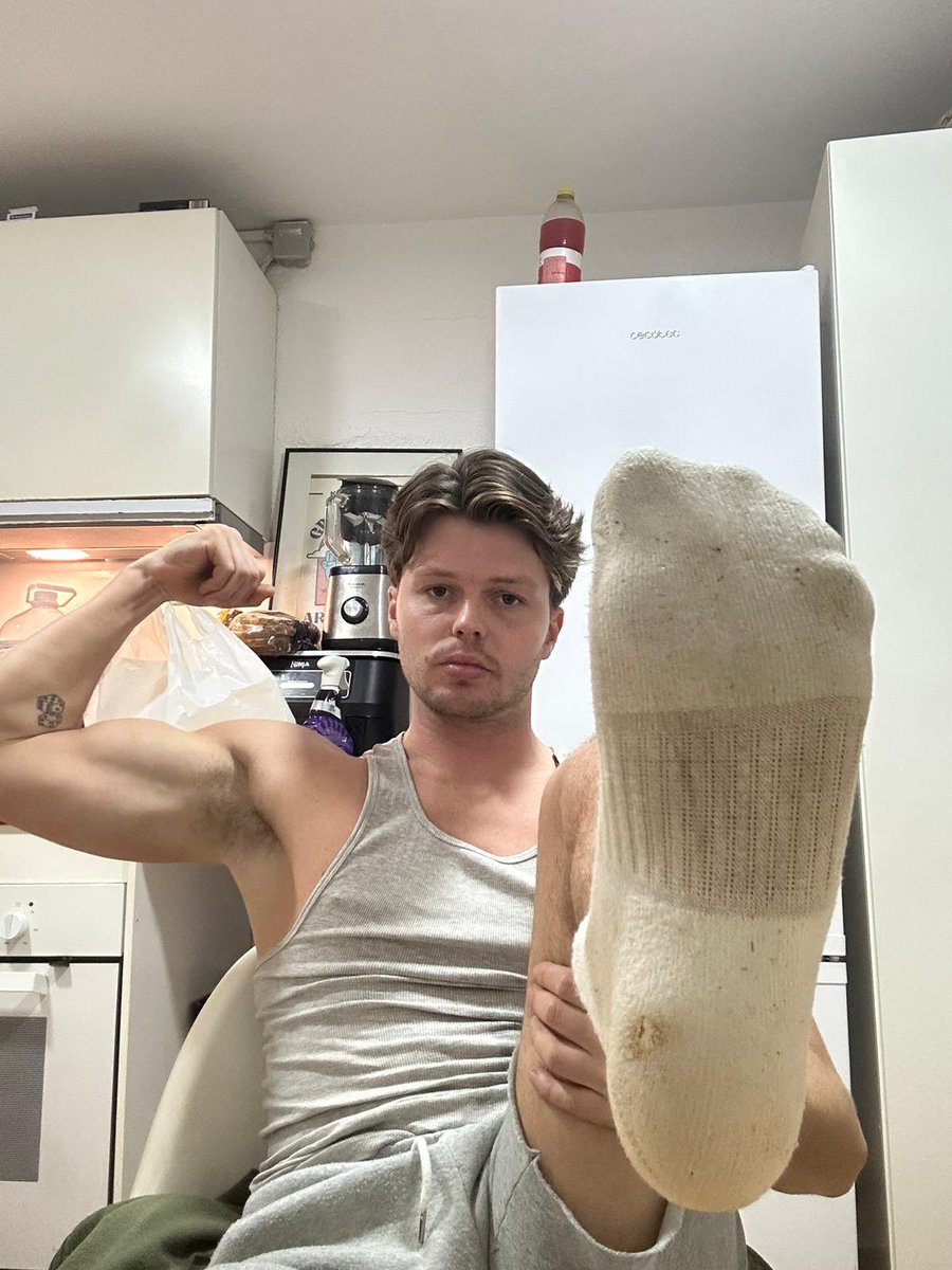 AceAlphas_'s tweet image. You know what to do… 😈
Enter DMs correctly…. 
#findomworship #footfetısh