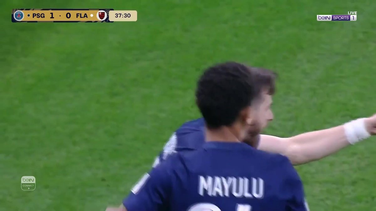 كفاراتسخيليا يفتتح التسجيل لباريس سان جيرمان في شباك فلامنجو 