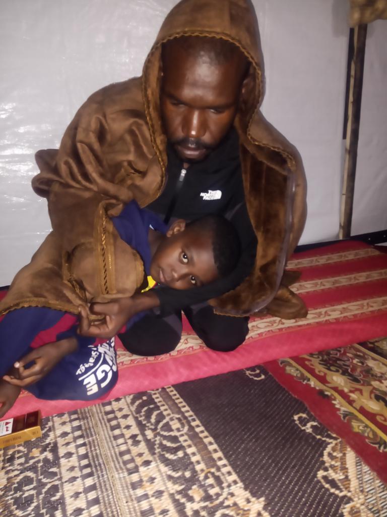 AbdelFattah1312's tweet image. The temperature is currently below 8 degrees. May God protect my children.