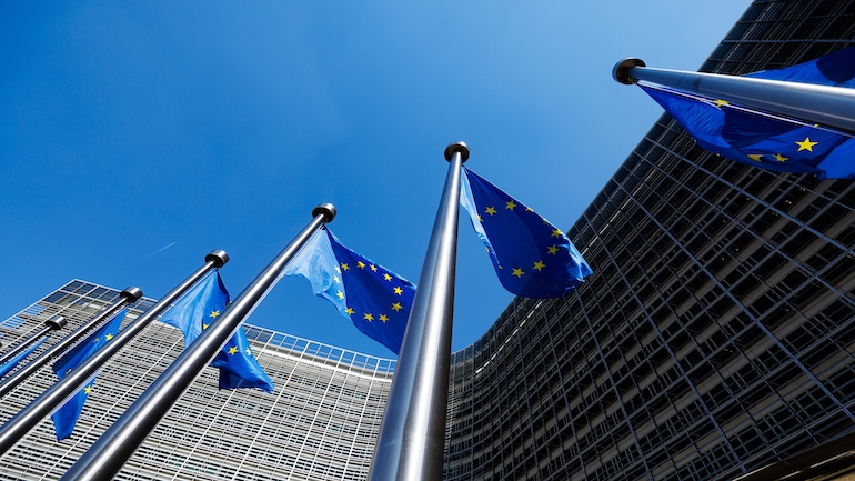 modernpowermag's tweet photo. The EU has agreed to ban all Russian gas imports, phasing out LNG by 2026 and pipeline gas by 2027, strengthening energy security under the REPowerEU plan 🔗 https://t.co/vUgIKgZZ6H #EnergySecurity https://t.co/AO4iXaNeoD