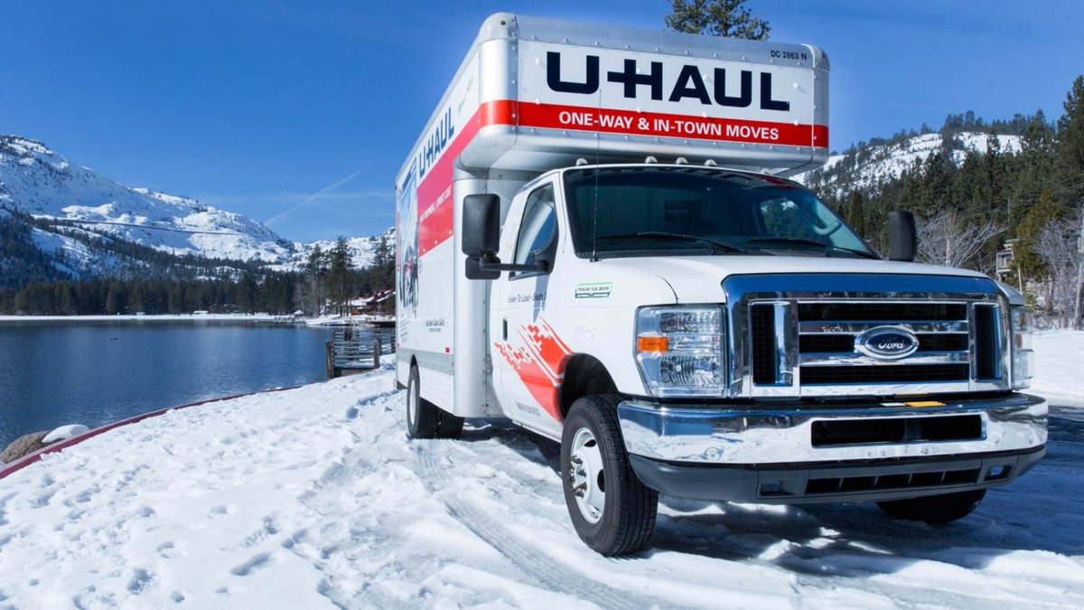 UHaulQuebec's tweet photo. Lorsque les aubaines sont trop alléchantes pour votre voiture, les camions U-Haul sont là pour vous aider à profiter pleinement de l’esprit des Fêtes! Réservez à l’avance ou à la dernière minute, nous sommes là pour vous!

Réservez dès maintenant: https://t.co/aDekz98O7Y https://t.co/Ylc0FYbrLn