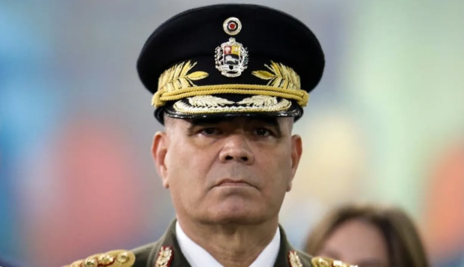 وزير دفاع فنزويلا: تهديدات ترمب لا تخيف الجيش 