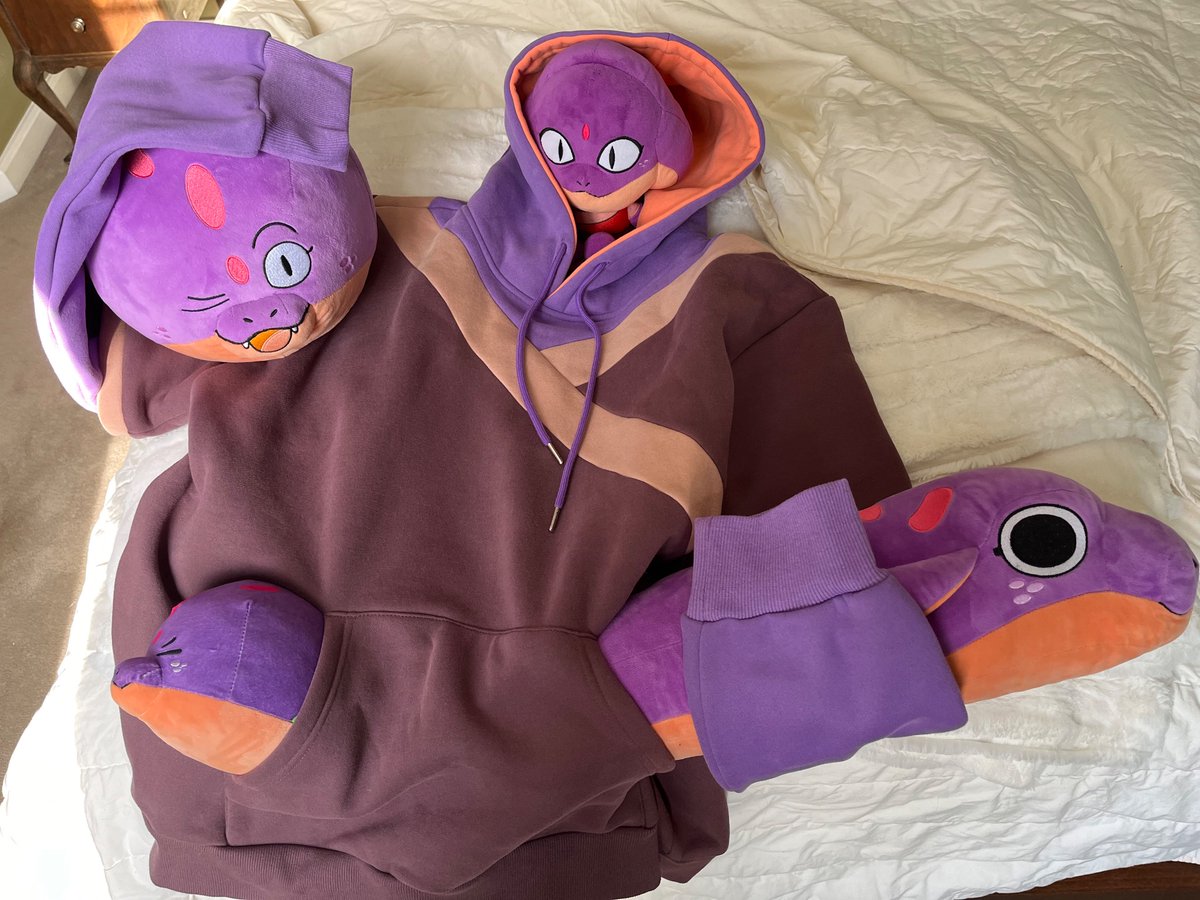 Only 3 days are left for the Keeshee hoodie!
After that it’ll be gone for good!
(Link in bi0)