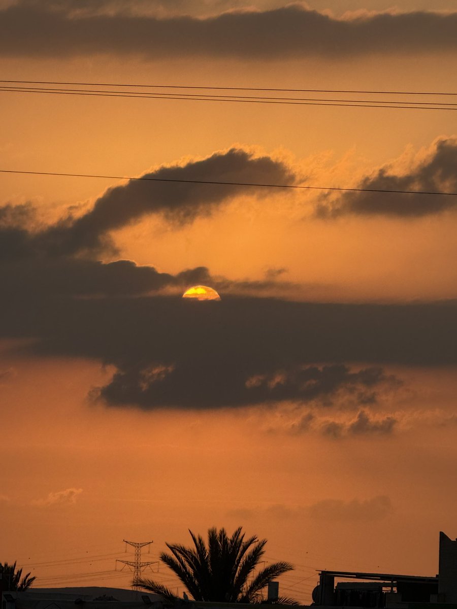 في دبرة الوالي تزين التدابير
يالله عسـى كل المقابيل خيره