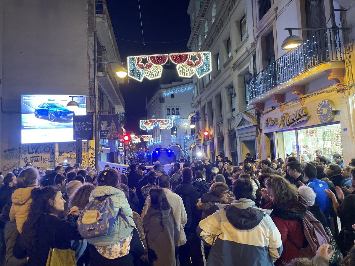 Al parlament i al carrer, Contruïm el País