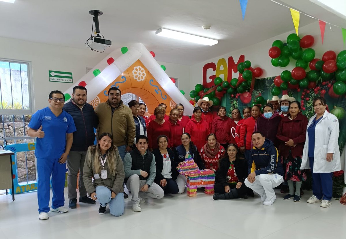 JSII_SMA's tweet image. 💙 La constancia da resultados. En #Atarjea se realizó la Acreditación del GAM “Supercrónicos” en la UMAPS Aldama (Xoconoxtle).
15 personas que durante 10 meses asumieron el compromiso de cuidar su salud y prevenir complicaciones cardiometabólicas. 👏💪 
 #JSII @saludgobgente