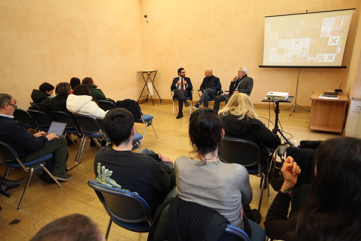 ✨ ART HOUSE – BORGHI DIGITALI_Memoria in Codice

Si è tenuta ieri, presso le sale del Museo Archeologico Nazionale di Potenza, la presentazione dei risultati della residenza artistica Art House

🔗 art-house.work/la-presentazio…

#BorghiDigitali #ResidenzaArtistica
#CulturaDigitale