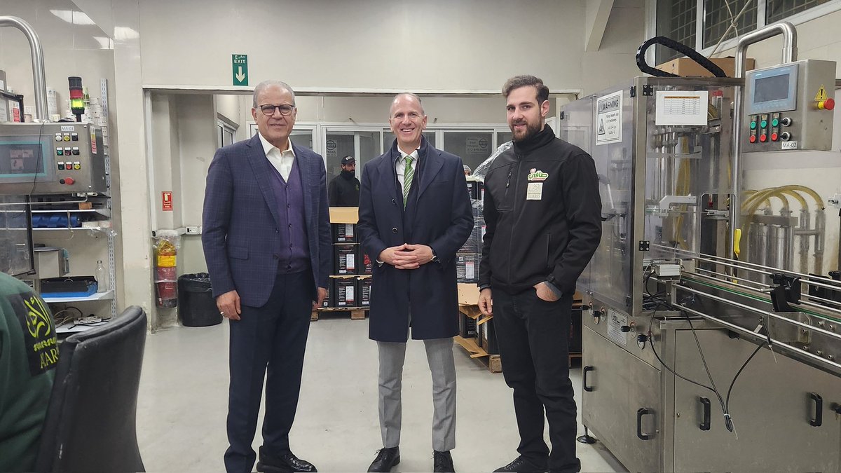 .<a href="/GrahamDattels/">GrahamDattels</a> a rencontré l’entrepreneur canado-palestinien, Ziad Anabtawi, à #Nablus afin de discuter des possibilités pour renforcer les liens commerciaux entre le #Canada et la #Palestine et pour soutenir la résilience économique.