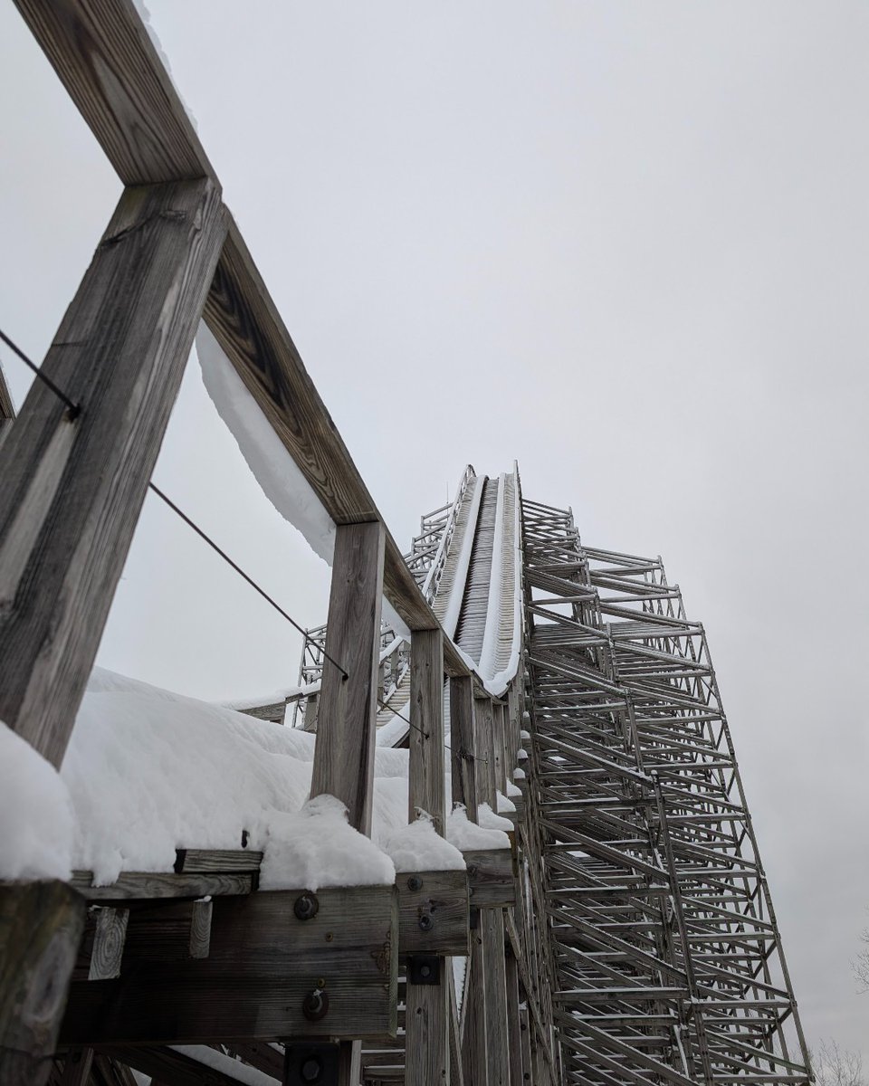 It may not be summer, but at least it's pretty. #ShiveringTimbers looks good in the snow. 💙❄️☃️