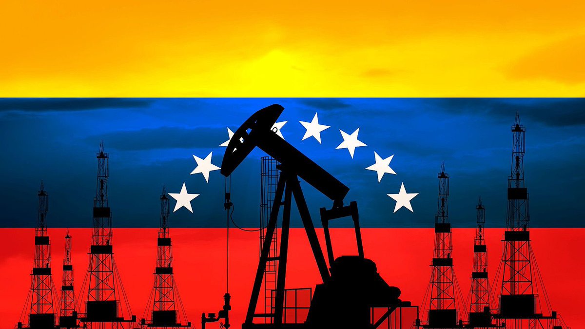 Legalmente el petróleo de🇻🇪 pertenece a la República Bolivariana de Venezuela.Según la Constitución de la República Art 12 los yacimientos de hidrocarburos (como el petróleo)pertenecen a la República,son bienes de dominio público y por lo tanto,son inalienables e imprescriptibles