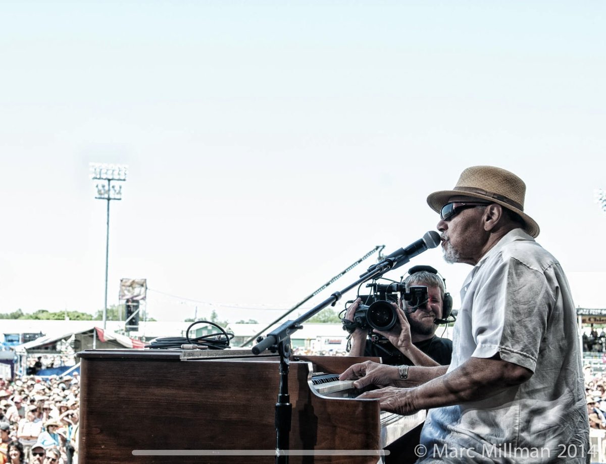 Dumpstaphunk tweet media