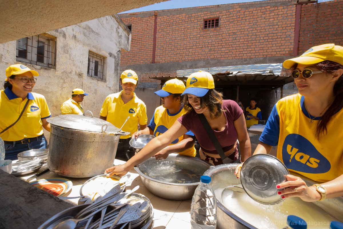 RSE Yas - NOELY MIZARA HAFALIANA 

Niaraka nizara tsiky teny anivon'ny EPP sy Sekoly Yas ireo mpiara-miasa eto anivon'i Yas nanomboka omaly alatsinainy 15 desambra. 

Mbola mitohy hatrany io hetsika fiaraha-miombona ho an'ny ankizy Malagasy io mandritra ity herinandro ity.