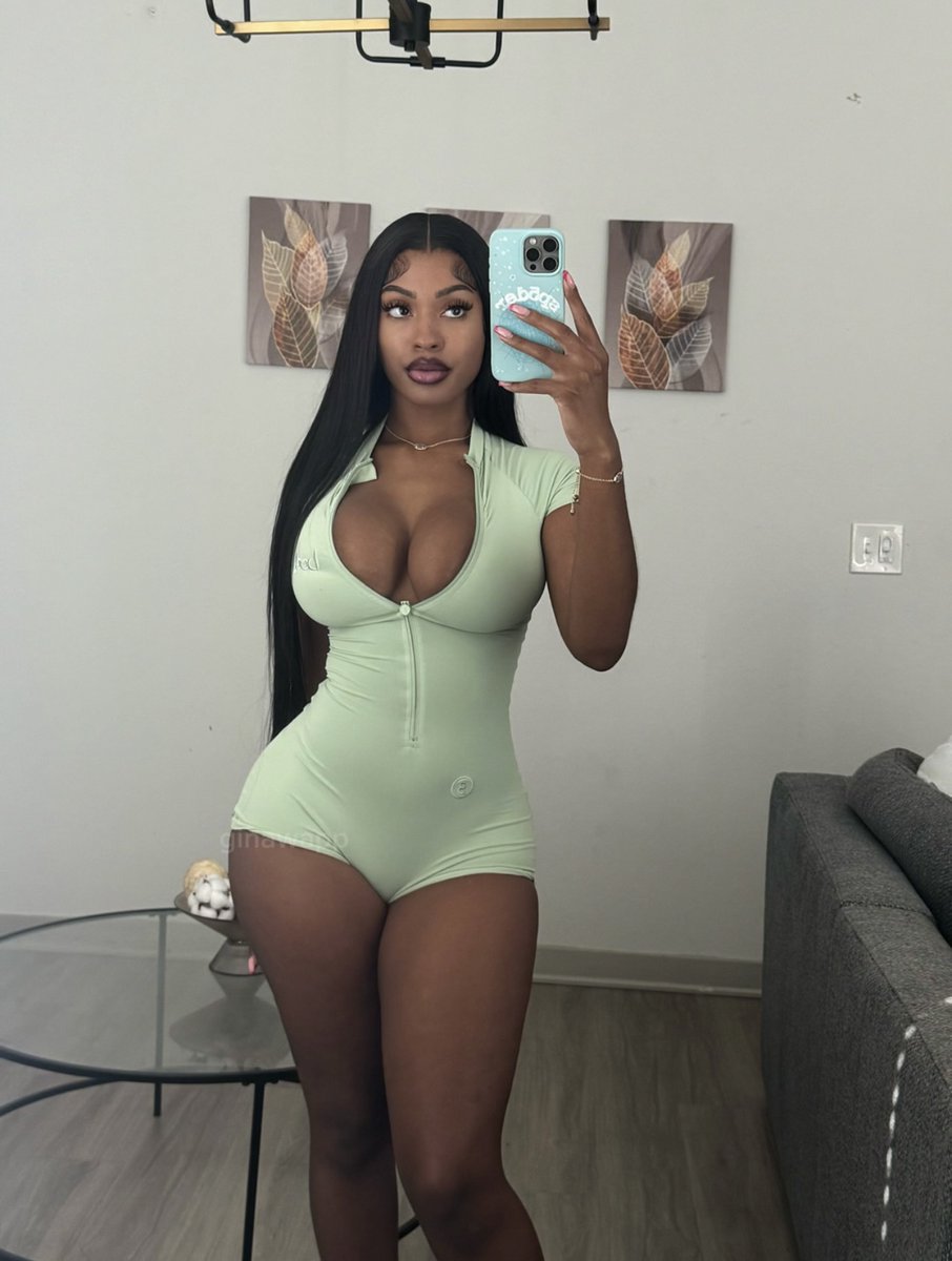 GinaWap_'s tweet image. can i bounce into ur dms?