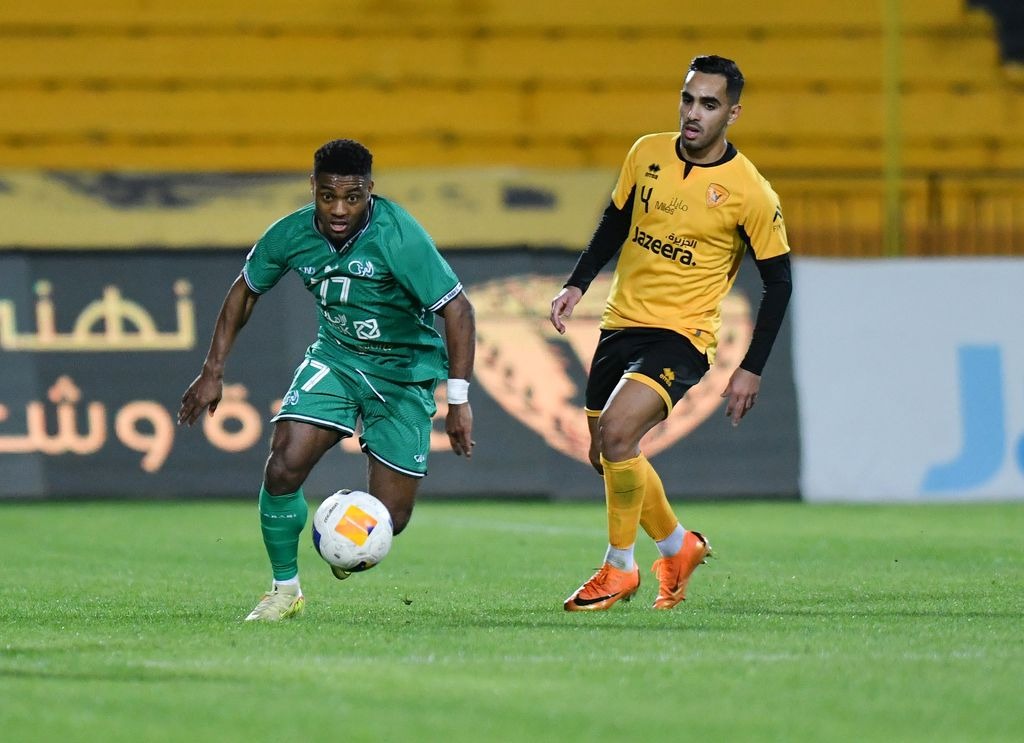 العربي يتفوق على القادسية في ديربي مثير ويُبقي الصراع على صدارة دوري زين مشتعلًا 