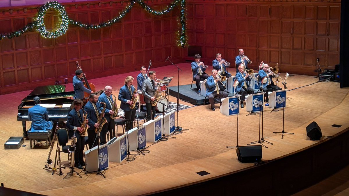 We had a swinging time with Glenn Miller last night! 🎺🎶🎺🎶