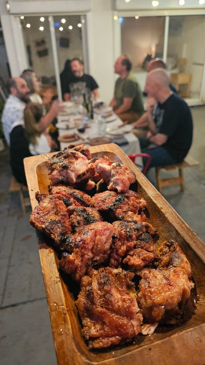 Mollejas, vino, amigos... Para qué más?