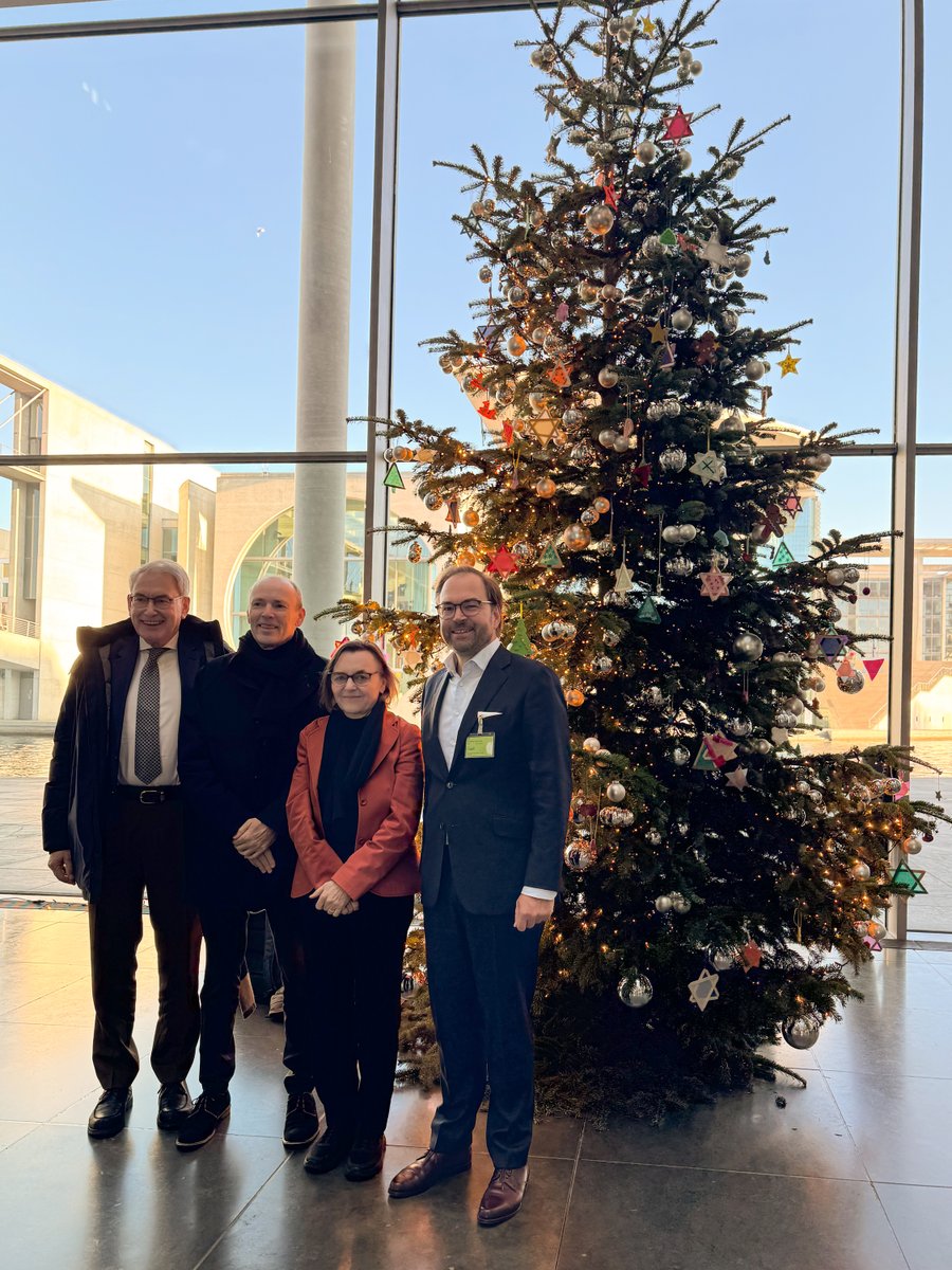 MECFSResearch's tweet image. Heute haben wir unsere Stellungnahme zur „Nationalen Dekade gegen Postinfektiöse Erkrankungen“ im Forschungsausschuss vorgestellt.
Im Austausch u. a. mit @Karl_Lauterbach​, Stephan Albani,  @C_Scheibenbogen​, @Dr_B_Hohberger u. a. ➡️ mecfs-research.org/news-nationale…