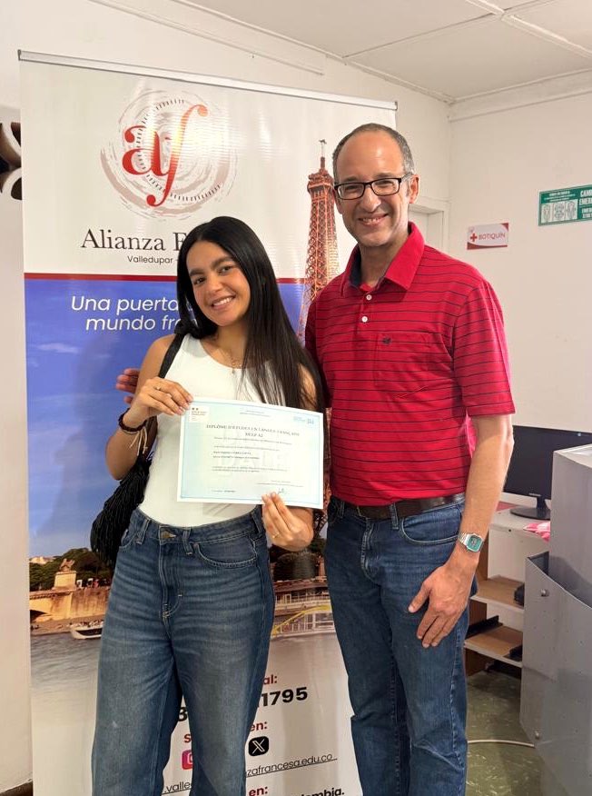 Desde la Alianza Francesa de Valledupar, celebramos el logro de las estudiantes de *La Sierra International School* (María Margarita Guerra y María José Céspedes), certificadas este año 2025 oficialmente con el diploma de estudio del idioma francés DELF. ¡Muchos éxitos!