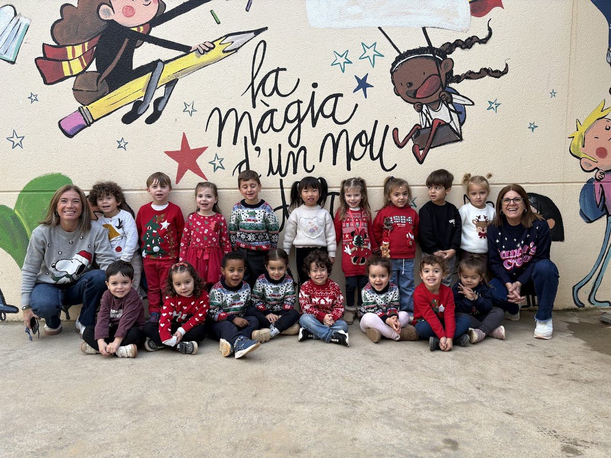 Avui, la nostra escola s’ha omplert de colors, dibuixos divertits i molta alegria amb la celebració de l’Ugly Jumper Day. Alumnes i mestres han vingut vestits amb els seus jerseis més originals i divertits creant un ambient molt festiu durant tota la jornada.