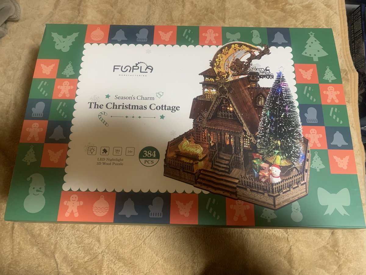 brs_white's tweet photo. クリスマス用の電飾パズル組み立てよう🎄 https://t.co/sB5UFvp6iN