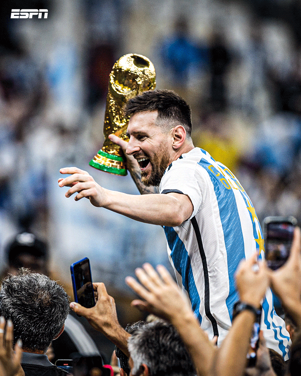 ESPNArgentina's tweet image. ¿Algún día nos cansaremos de ver estas imágenes?

NO.

A 3 años de la consagración de la Selección Argentina de Messi y Scaloni en #Qatar2022.