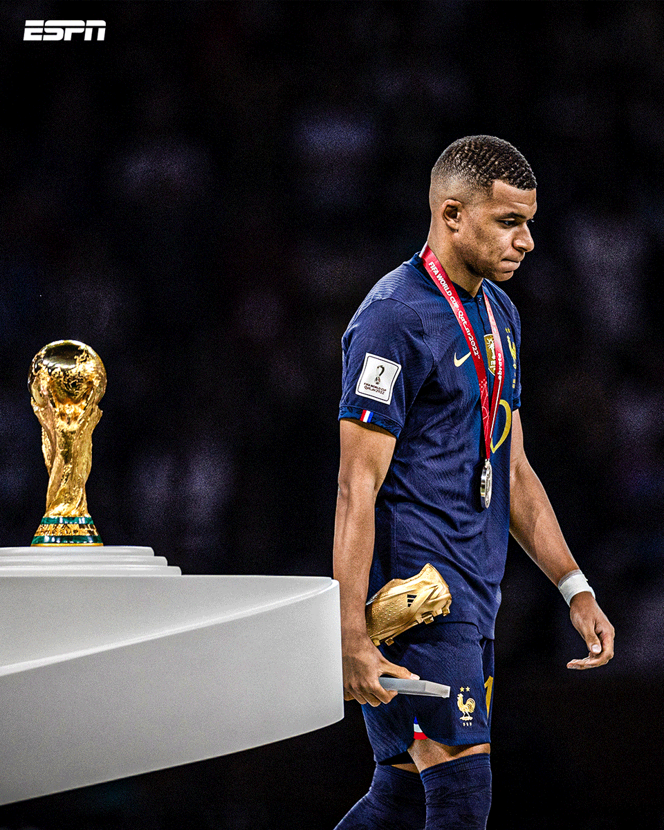 ESPNArgentina's tweet image. ¿Algún día nos cansaremos de ver estas imágenes?

NO.

A 3 años de la consagración de la Selección Argentina de Messi y Scaloni en #Qatar2022.