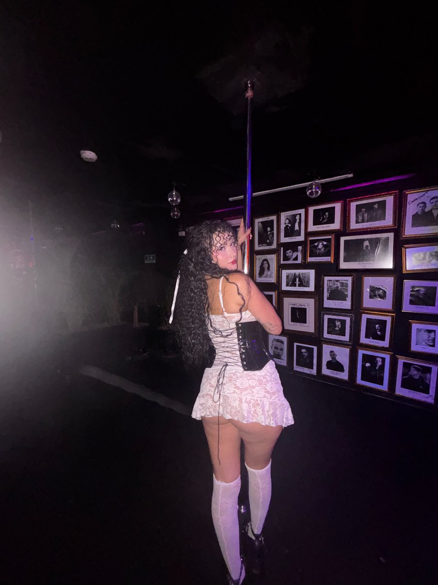 jade ✰ tweet media