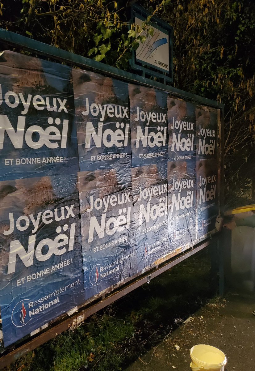 Notre équipe était présente hier soir dans les communes de la 4ᵉ circonscription du Puy-de-Dôme pour vous souhaiter un joyeux Noël et une bonne année 2026 ✨