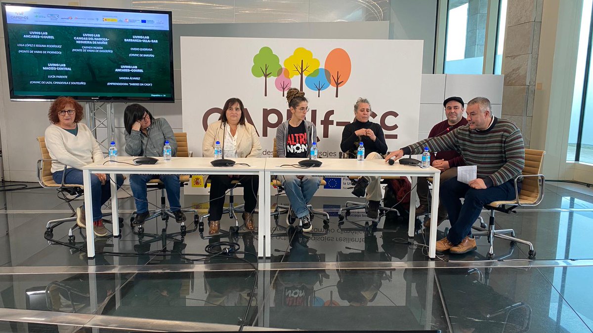 caprifcc's tweet photo. Esta mañá celebramos en Santiago de Compostela a Xornada final do proxecto CAPRIF-CC, na que aproveitamos para resaltar que a xestión comunitaria do monte é clave para crear paisaxes resilientes ao cambio climático e os incendios forestais.

Máis info: https://t.co/uLqY9zb9cS https://t.co/dNNnvir7zZ