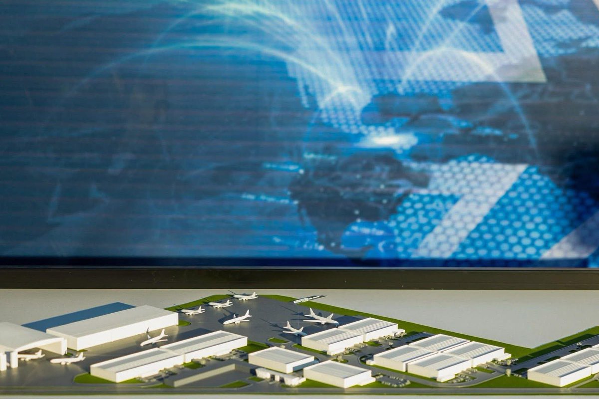 MarcelaPinedaSV's tweet photo. #AirCity se construye en La Paz, el primer hub logístico aeropuertario generando más de 5000 empleos directos.
La Paz de ser recordado como un departamento violento se está convirtiendo en el departamento que conecta a nuestro país con el mundo. https://t.co/GuaP467tm3