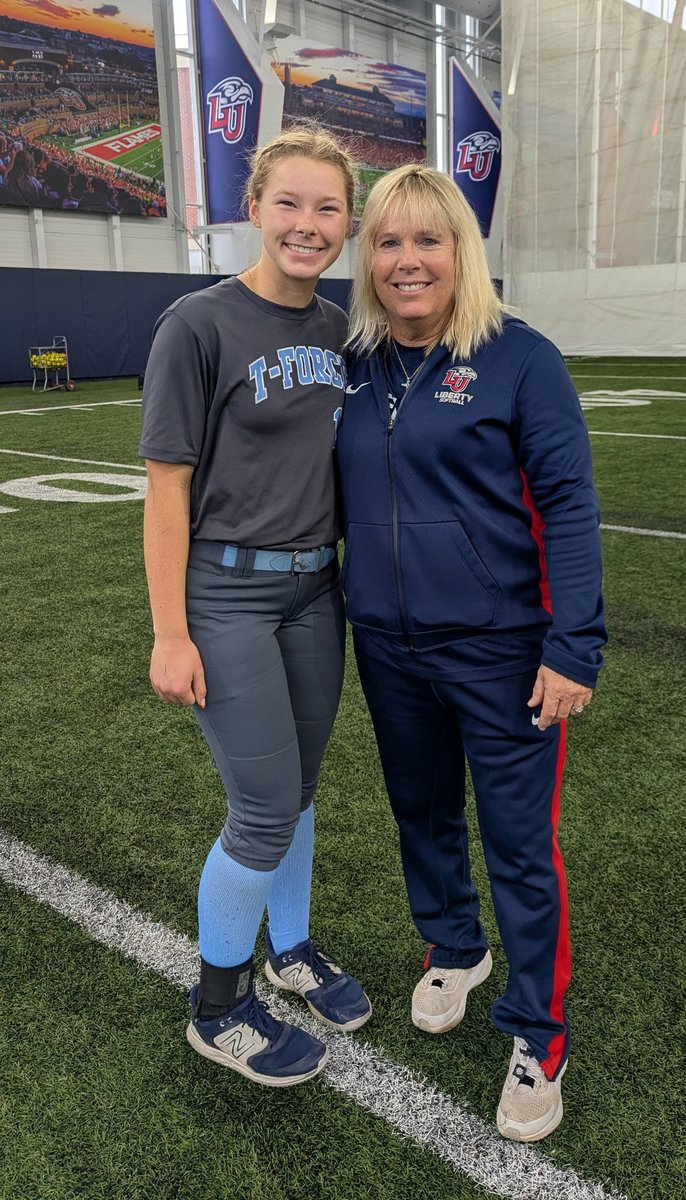 I had a blast at the <a href="/LibertySB/">Liberty Softball</a> camp last weekened! Thank you so much to <a href="/CoachDot_LU/">Dot Richardson</a> <a href="/coachkfagan/">Kasey Fagan Graham</a> <a href="/SamiFagan/">Sami Fagan</a> <a href="/kickem2theKIRB/">Emily Kirby Nagle</a> and players for their time and hard work.  I am so blessed to have met everyone and receive feedback! I can't wait till next time! Go flames! Go God!❤️💙