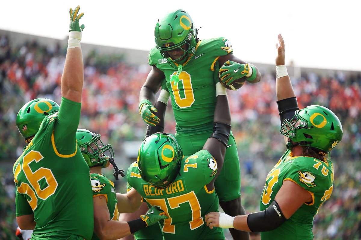 CodyCarpentier's tweet image. IF Oregon makes the National Championship...

- Host James Madison (Eugene) on 12/20
- Travel to Miami (Texas Tech) - 5,406 miles Round Trip
- Travel to Atlanta (Indiana/OU/ALA) - 4,263 miles Round Trip
- Travel to Miami (National Title) on 1/19 - 5,406 miles Round Trip

That's…