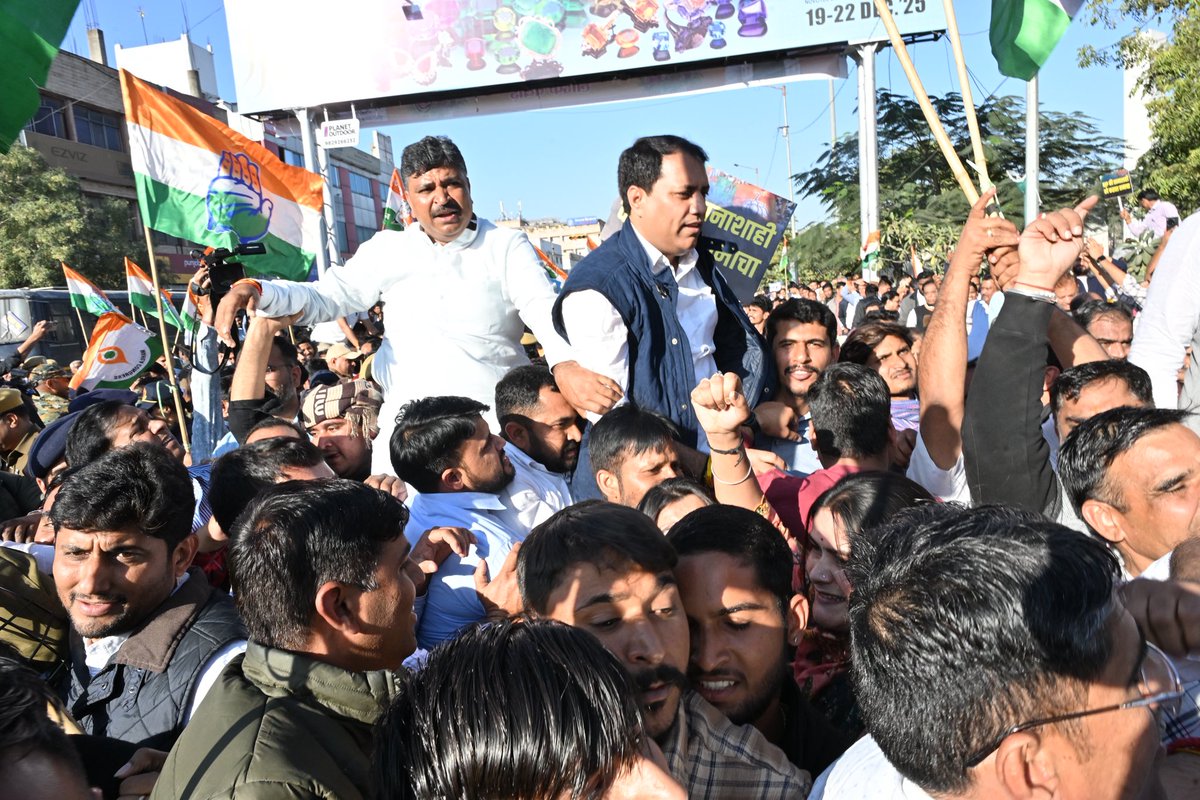 INCRajasthan's tweet image. नेशनल हेराल्ड मामले में अदालत का फैसला मोदी–शाह की साज़िशी राजनीति पर करारा तमाचा है। 

वर्षों तक ED जैसी एजेंसियों को हथियार बनाकर विपक्ष को डराया गया, कांग्रेस की आवाज़ दबाने की नाकाम कोशिशें की गईं, लेकिन सच ने झूठ को बेनकाब कर दिया। 

आज जयपुर में कांग्रेस प्रदेश अध्यक्ष…