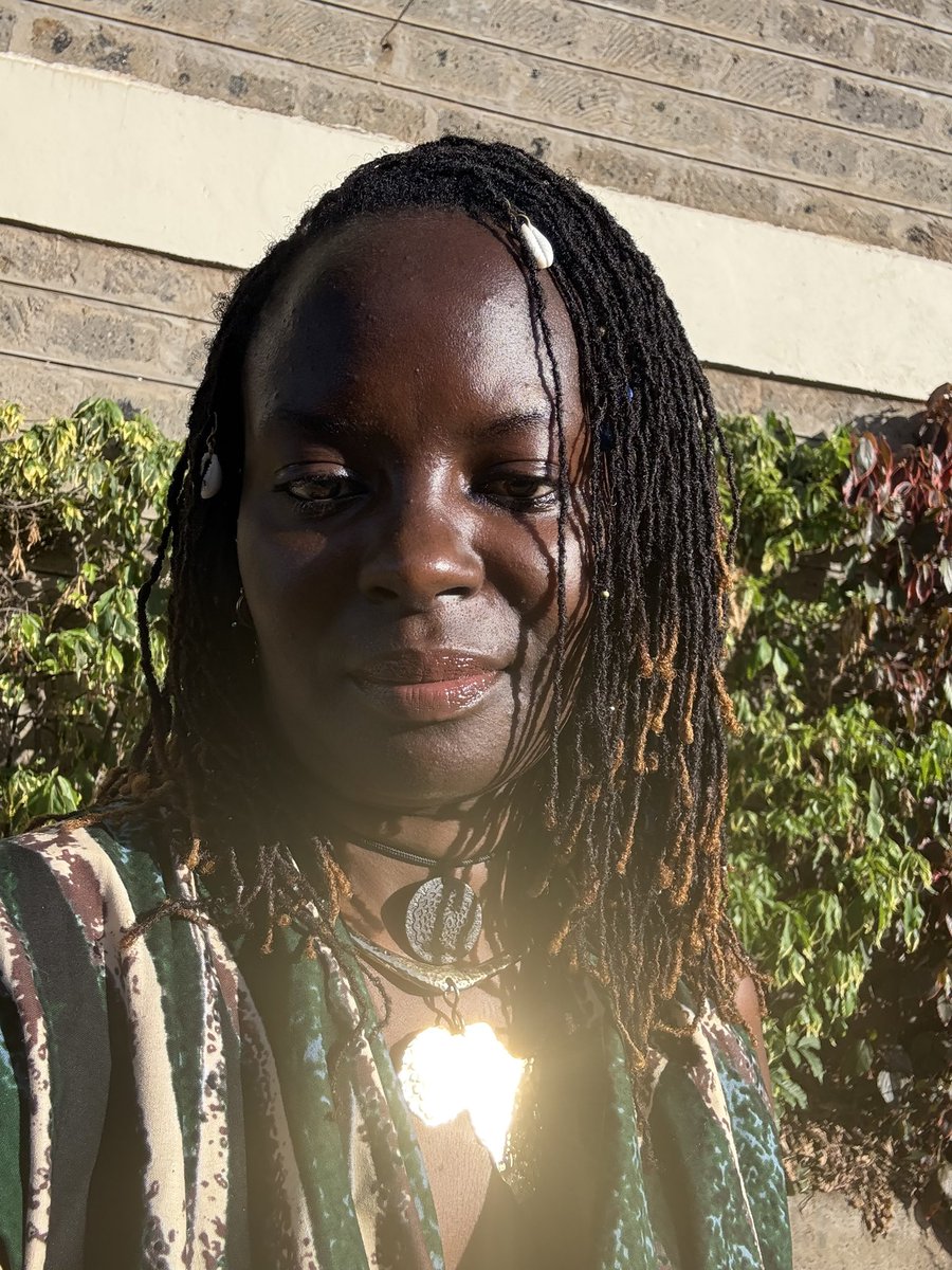 SomoinaKapeen's tweet photo. Afrikan to the Core! 😉Green for Mercury https://t.co/X4YcBG2p87