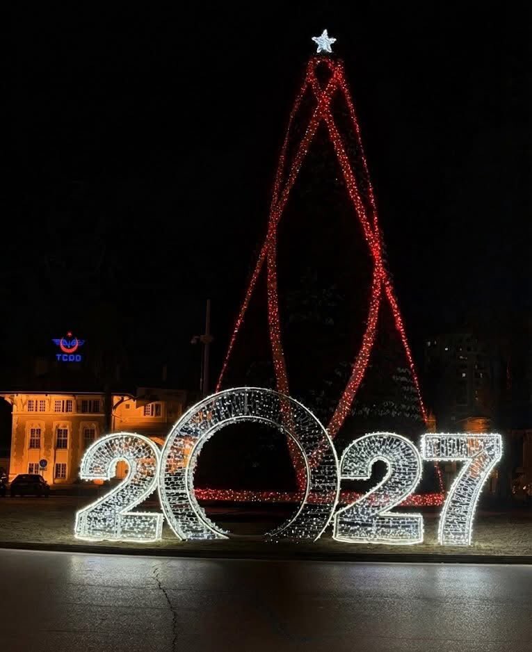 Uzay zamanı büken Adana bildiğiniz gibi…