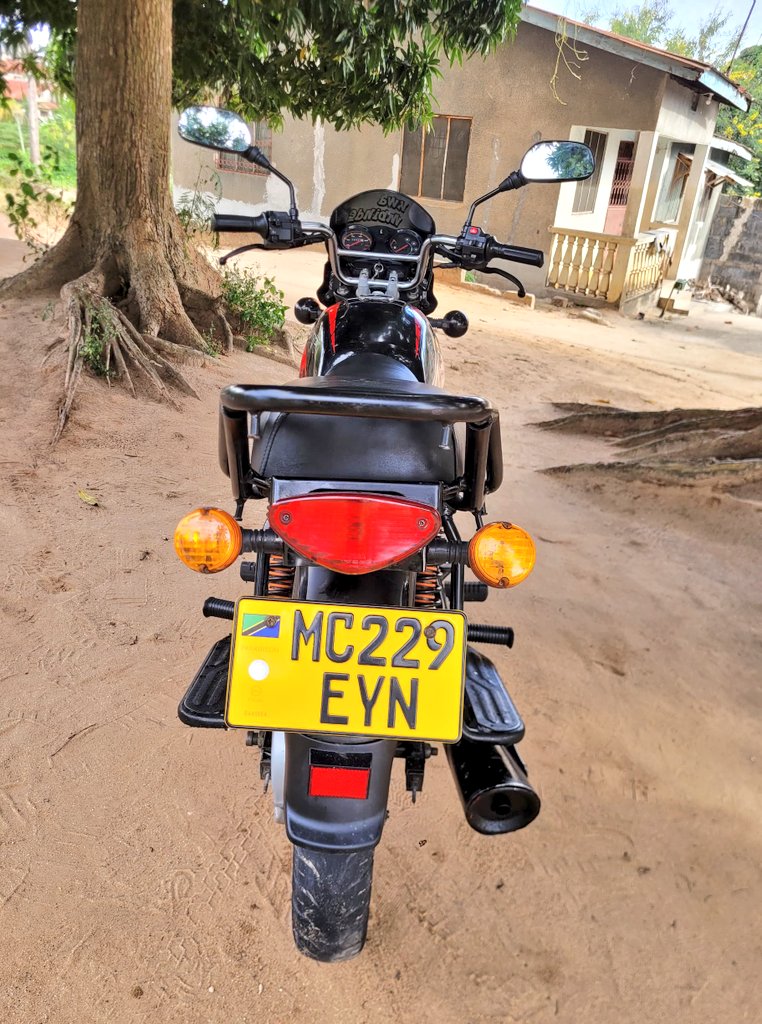 Eng_Matarra's tweet photo. BOXER X (Domo) MPYAAAA🔥🔥🔥
REG" #EYN
▪️Cc. 125
▪️Gear Tano
▪️Engine safi
▪️Starter Unagusa
▪️Full Documents ✅️
#BEI - Tshs. 1,680,000/=
IPO DAR (Mikoani Tunasafirisha)
CALL 📞 📲-0793022184
WHATSAPP-0719542184
WAHI CHAP INAFAA KWA BIASHARA https://t.co/WSvrsTWOaH