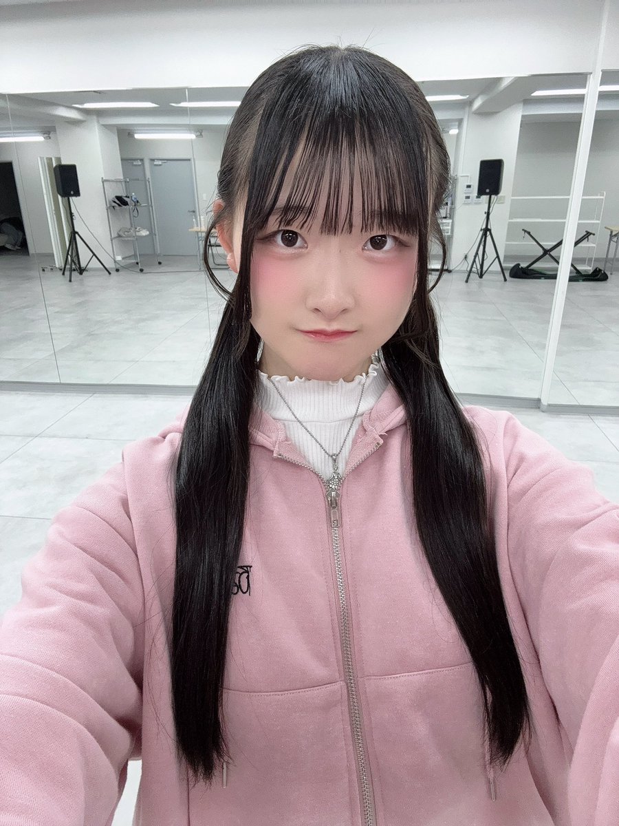 ゆう相談ページ 水曜日、お疲れさまです🤍 放課後、明日のもくむつライブに向けて