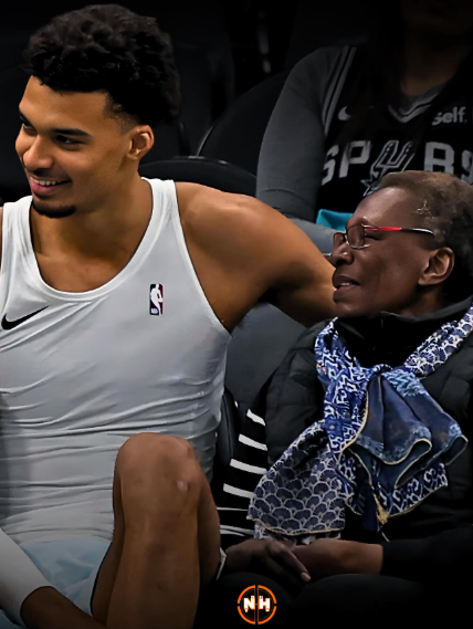 Victor Wembanyama, final maçı öncesinde büyükannesinin vefat haberini aldı. Buna rağmen maçta oynamak istemiş ve oynadı.

Başın sağolsun Wemby 😓💔